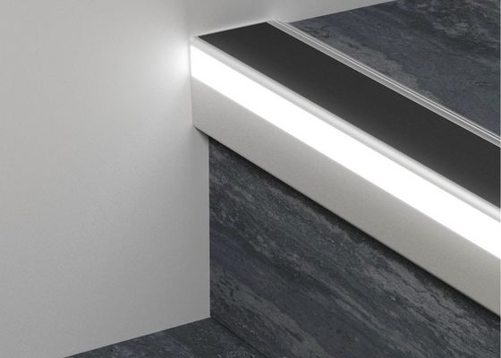 アルミ合金導かれた階段すべり止めのストリップは美しい視覚効果を作成する