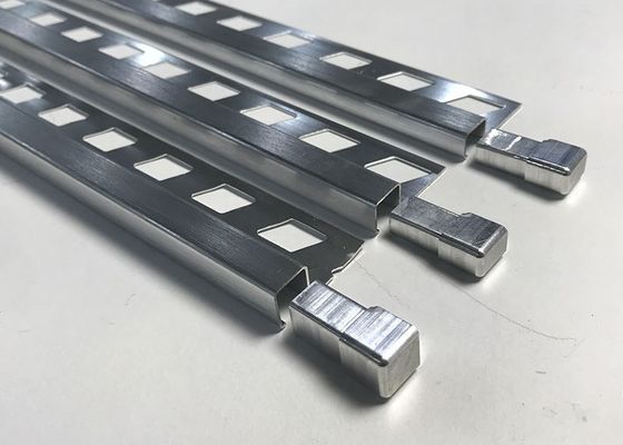 アルミニウム タイルの端のコーナーのトリム ストリップのためのアルミニウム放出のプロフィールのカスタム化