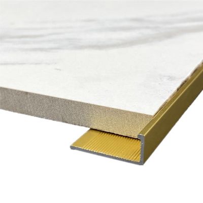 Lは真鍮のタイルのトリム3.0mの陶磁器の角のかど金の転移ストリップを形づける