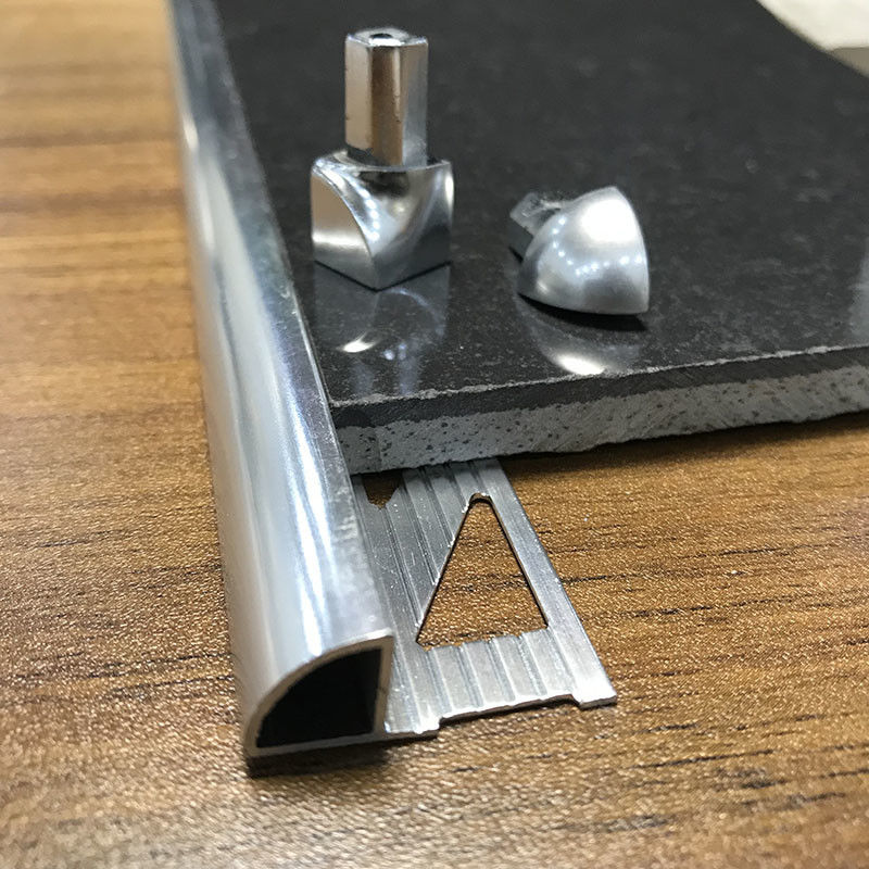 アルミニウム タイルのトリムの正方形の端のタイルのトリムの白い浴室のタイルの金属のトリム