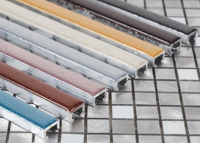 アルミ合金のプロフィールのタイルの端のトリムのためのタイルのトリミング ストリップ