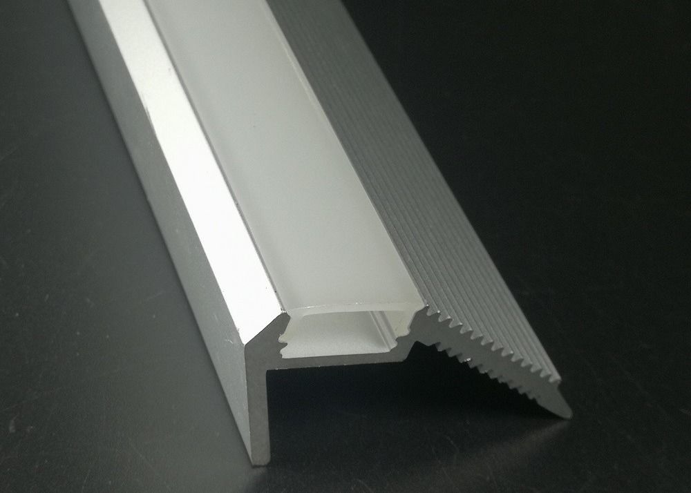 アルミ合金導かれた階段すべり止めのストリップは美しい視覚効果を作成する