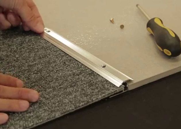 ホテルのカーペットの装飾アルミニウム カーペットのトリムの床のカーペットの転移ストリップ