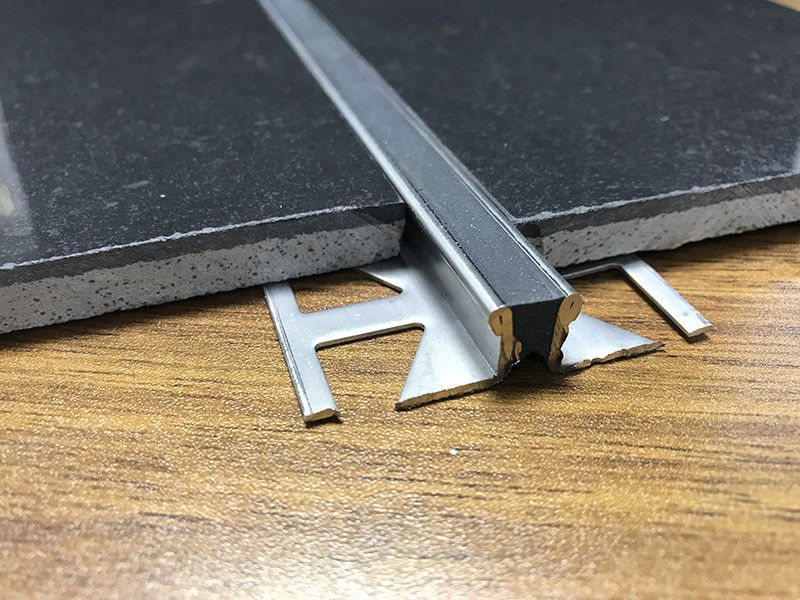 装飾的な動きの接合箇所の床の構造動きの接合箇所30mm