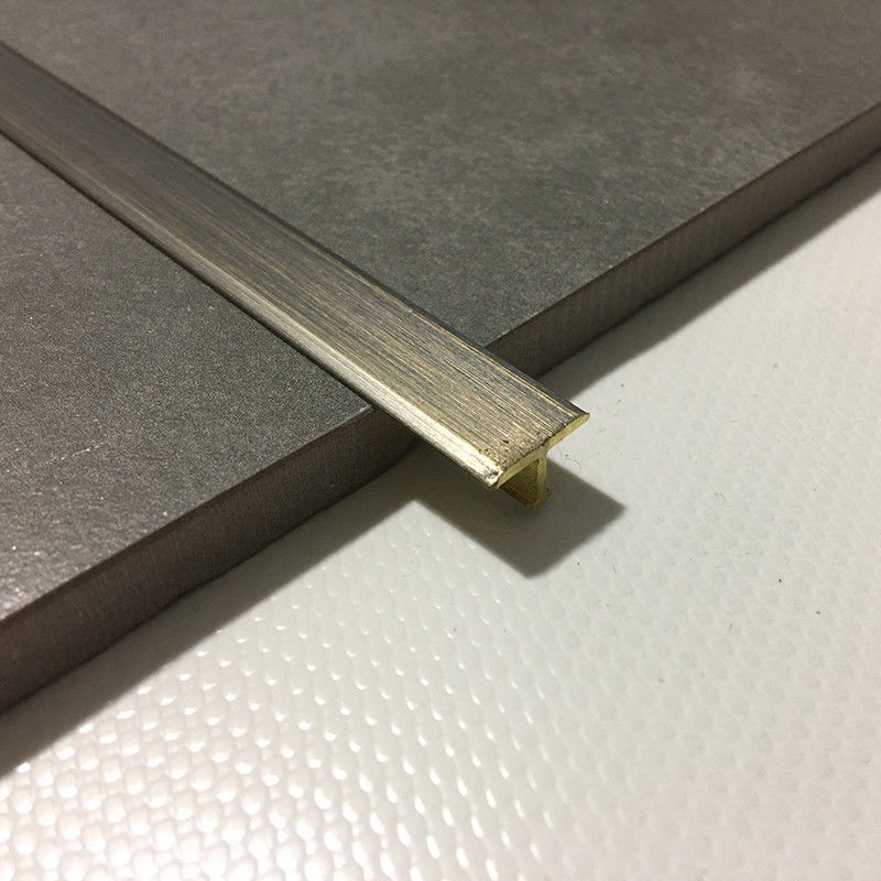 真鍮の金属の転移ストリップの真鍮のタイルのトリム10mmミラーは磨いた